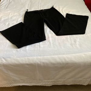 BLACK DRESSY PANTS. Size 32. GOOD CONDITION